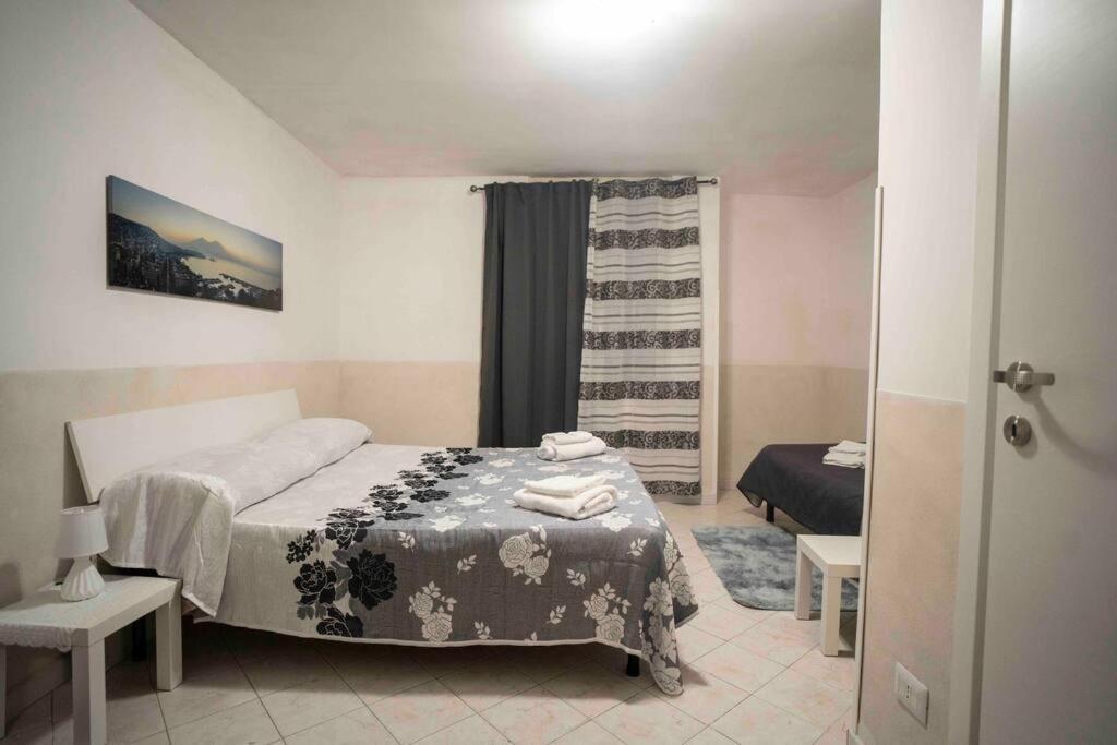 Вилла Casa Elena - Casa Vacanze Napoli Centro Экстерьер фото